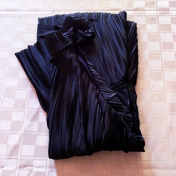 Anthropologie Black Pleated Halter Top NEW - Picture 6 of 7